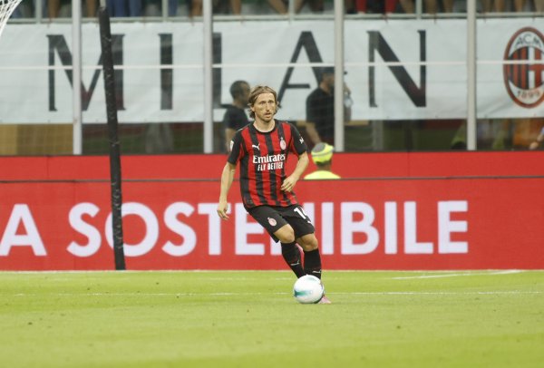 Modric: Tôi cảm thấy rất hạnh phúc ở Milan. Tôi đã xem Serie A từ khi còn là một đứa trẻ và Milan là